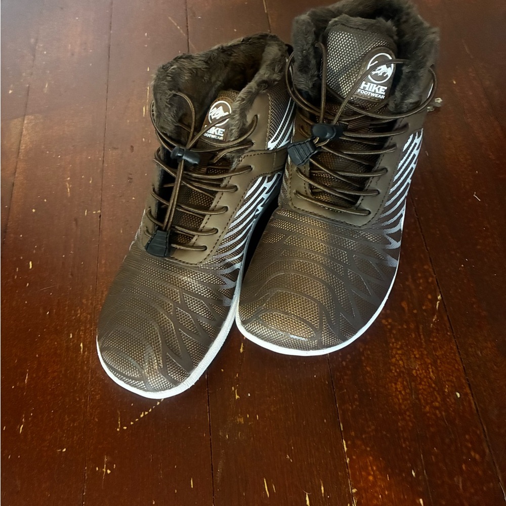 Hike Footwear Lorax Winter Unisex Shoe NEVER WORN size 36 (US W 5.5/M 3.5)